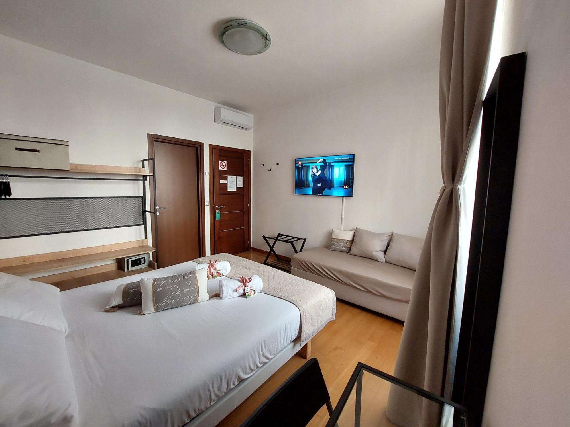 B&B Gaudium Colosseo Rome Bagian luar foto